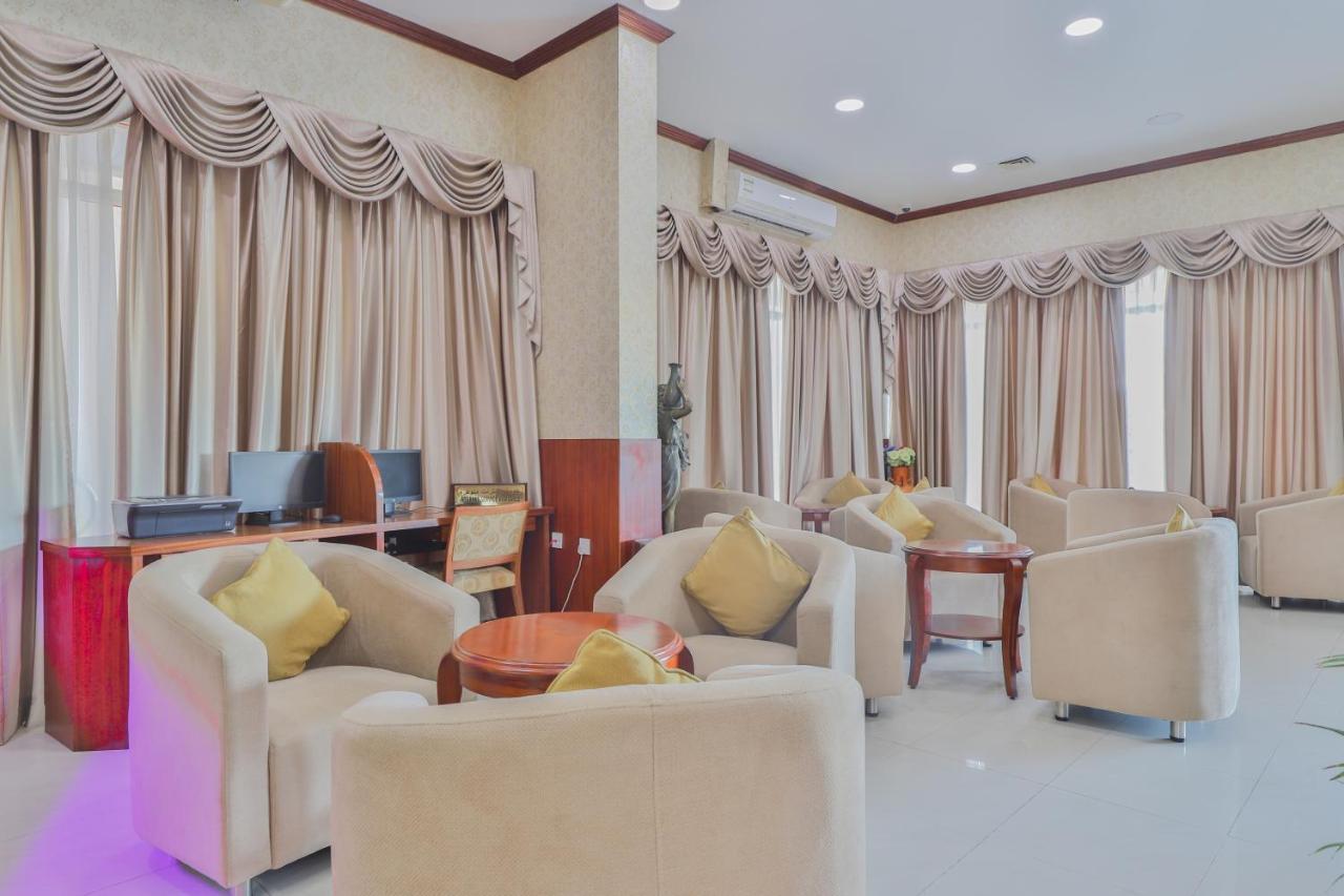 Oyo 274 California Suites Füceyre Dış mekan fotoğraf