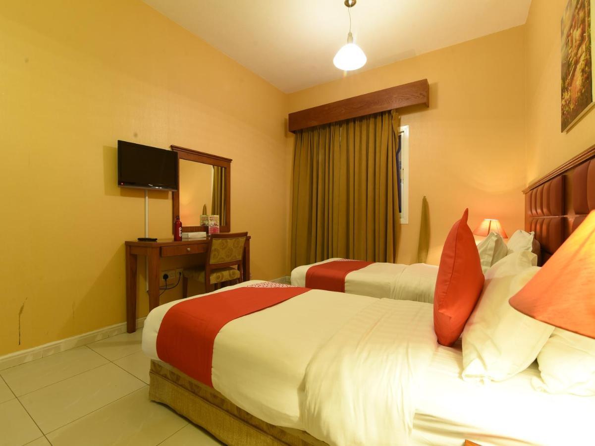 Oyo 274 California Suites Füceyre Dış mekan fotoğraf