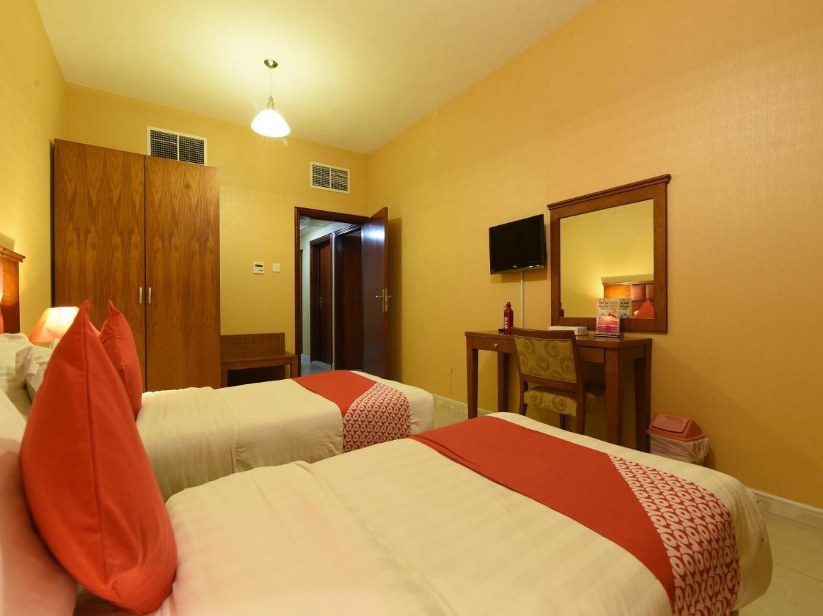 Oyo 274 California Suites Füceyre Dış mekan fotoğraf