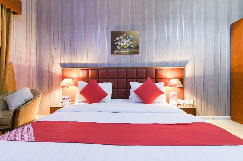 Oyo 274 California Suites Füceyre Dış mekan fotoğraf