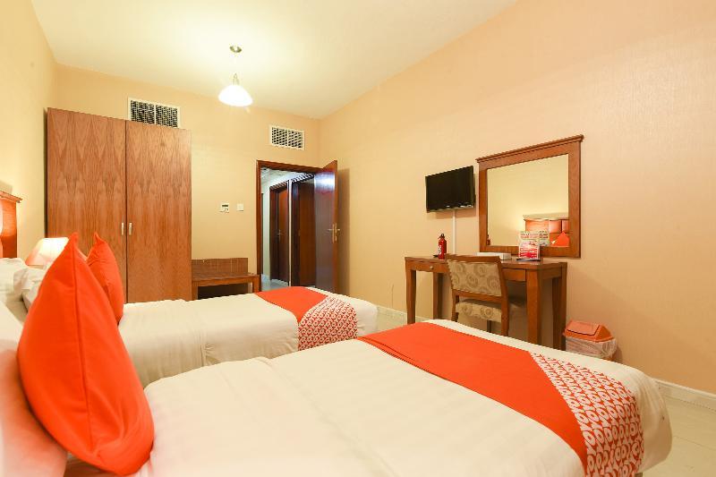 Oyo 274 California Suites Füceyre Dış mekan fotoğraf