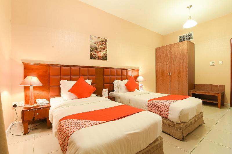 Oyo 274 California Suites Füceyre Dış mekan fotoğraf