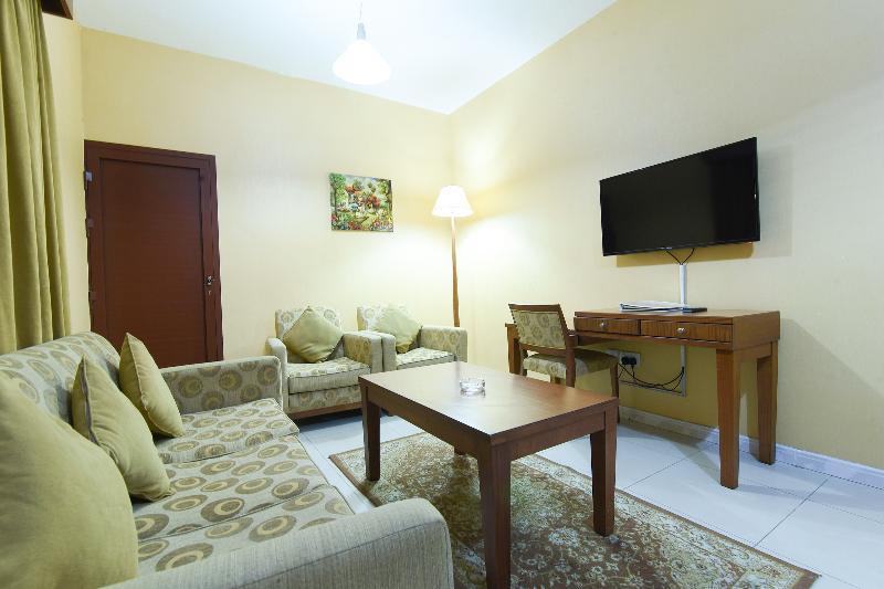 Oyo 274 California Suites Füceyre Dış mekan fotoğraf